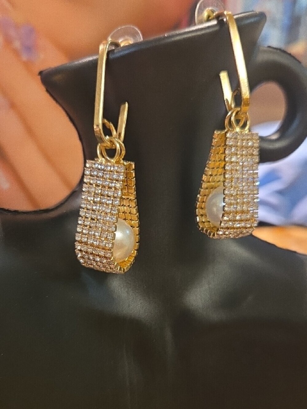 Rhinestone Mesh Wrapped Pearl Drop Earrings [1376].